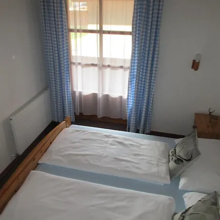 Apartment Haus Spencer Occupies A Lovely Position Near The Centre Of